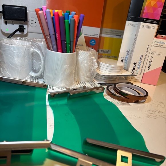Cricut heat transfer ink, mugs, pens, paper, coasters, rubber sublimation - Picture 16 of 17